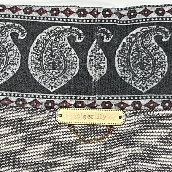 Tigerlily Australia Brand Open Knit Gray Cardigan Paisley Accents Medium Pockets - Picture 5 of 16
